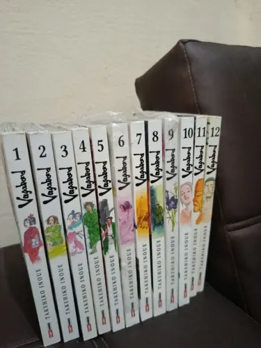22 volumes de vagabond e 8 vinland