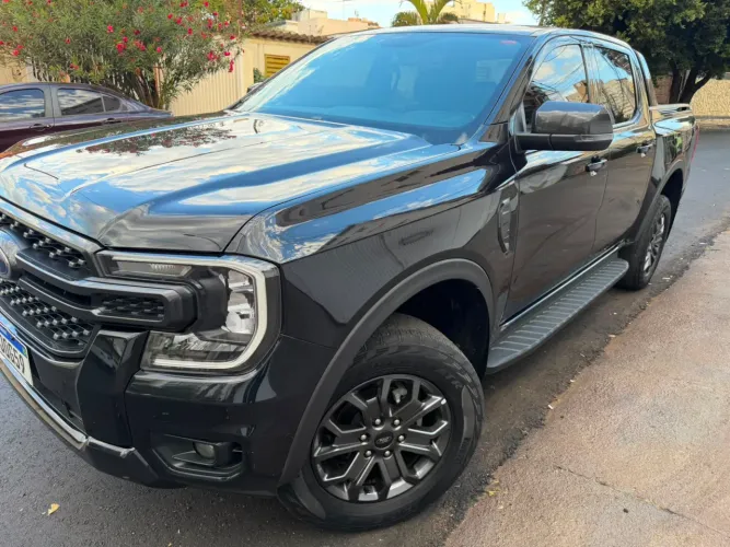 Ford Ranger Black 2.0 4X2 CD TB Diesel Aut. 2025