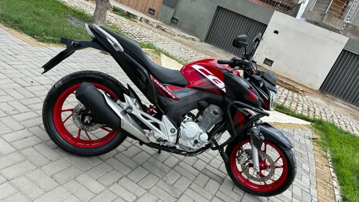 MOTO CB 250F Twister 