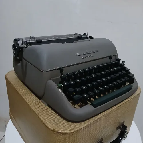 Máquina de escrever decorativa