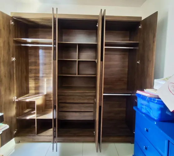 Guarda roupa casal semi novo ENTREGO E MONTO