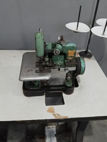 Máquina Overlock semi industrial