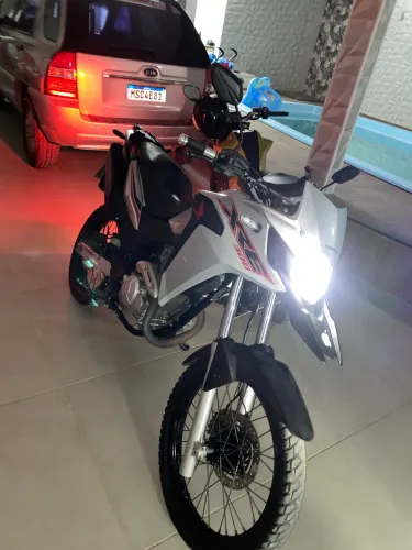Vendo XRE 300!!! Nada pra fazer, só pegar e andar, Único dono! 