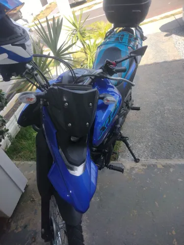 Vendo Lander semi nova, excelente estado de conservação!! quitada!