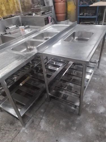 Vendo pia toda inox medida 1.30x60x90 pronta entrega