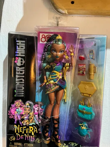 Boneca nefera monster high g3, lacrada!