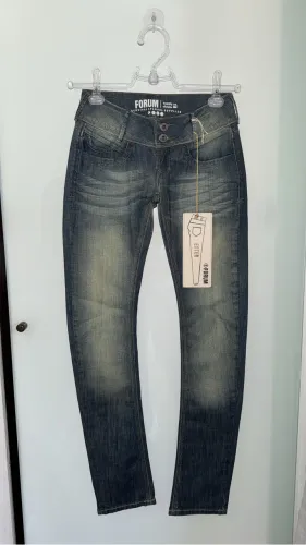 Calça jeans Fórum modelo Ester