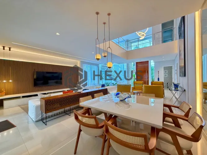 Casa com varanda e lazer no Acapulco, Guarujá