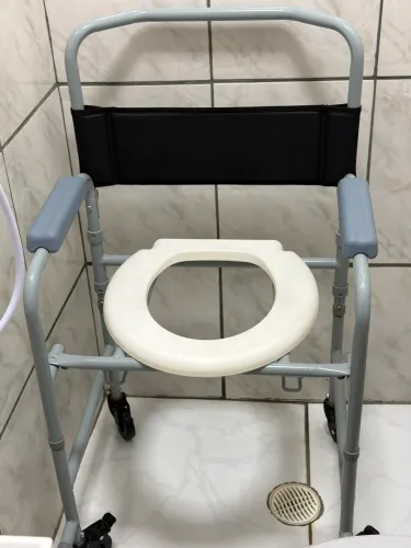 Vende-se cadeira de banho