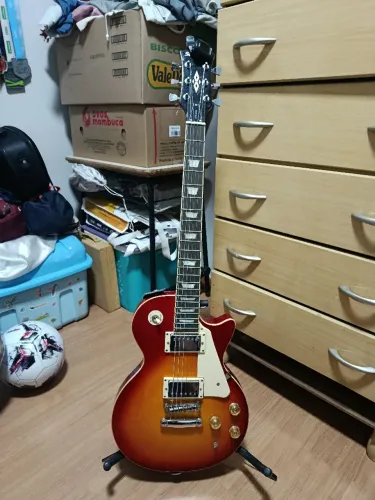 Guitarra LPS 260 Strinberg + amplificador + capa