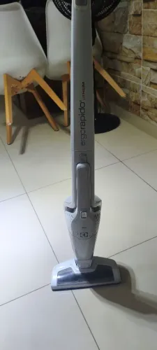 Aspirador 2 em 1 sem fio Eletrolux 