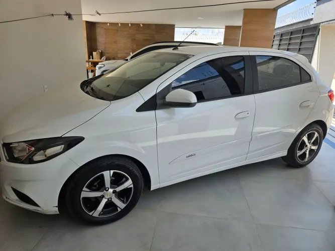 Chevrolet Onix Hatch LTZ 1.4 8V Flex Aut. 4P 2018