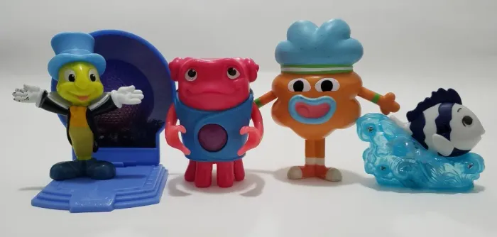 Bonecos Mc lanche, Grilo Falante, gumball, a pequena sereia