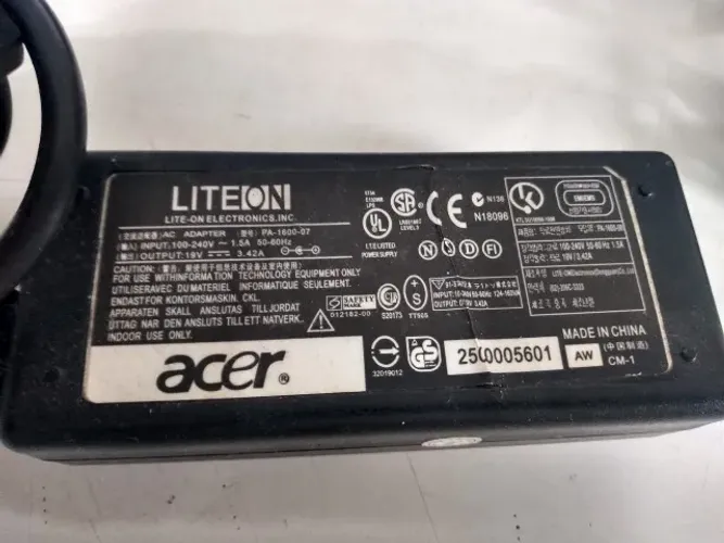 Fonte  Liteon PA-1600-05 19V 3.42A
