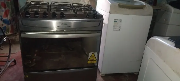 Vende se um fogão da maca Átila com 5 bocas funcionando tudo no automático