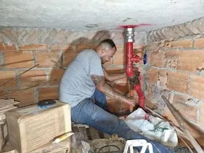 BOMBEIRO HIDRÁULICO E ELETRICISTA 24HORAS 