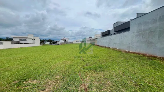 Terreno à venda, 330 m² por R$ 112.000,00 - Condomínio Residencial Jardim Califórnia - Est