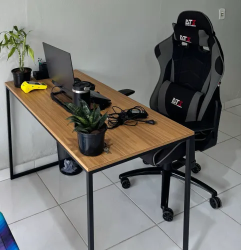Mesa escritório industrial em MDF - 2 UND Disponível