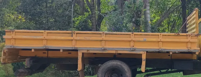 Carroceria para f4000 ou caminhão 3/4 valor a combinar