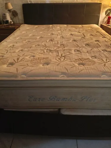 Vendo colchão queen- excelente