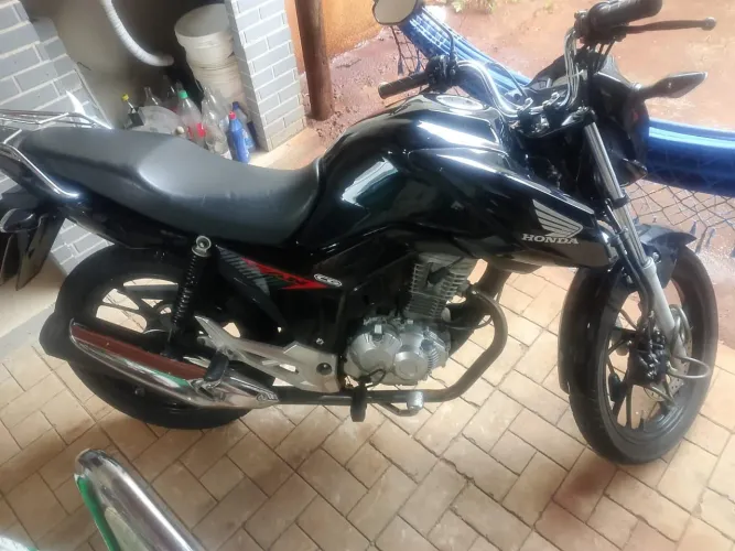 Honda CG Fan 160 preta