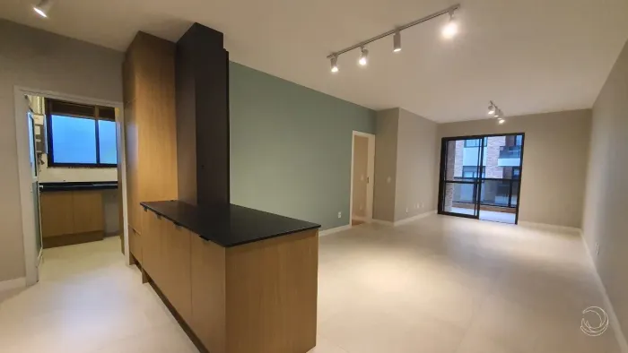 Apartamento de 4 dorms no bairro Itacorubi