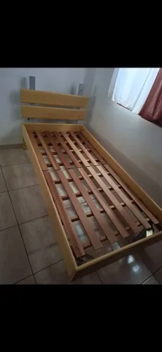 Cama solteiro madeira maciça 