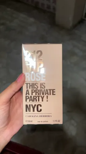 Perfume Carolina Herrera 212 Vip Rose - 50ml LACRADO PRA HOJE!
