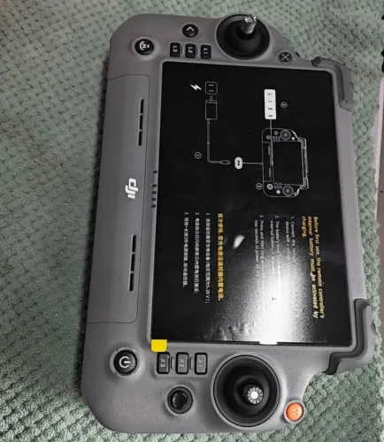 Controle remoto industrial DJI RC Plus 2, compatível com as séries Matrice 4D/4T/4E/400.