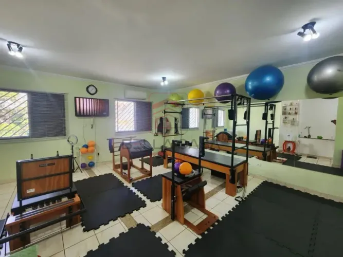 Sobrado à venda na Mooca- 190m2- 5 dormitórios - 3 suítes- 2 vagas de garagem