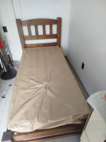 Cama de madeira Solteiro com colchão