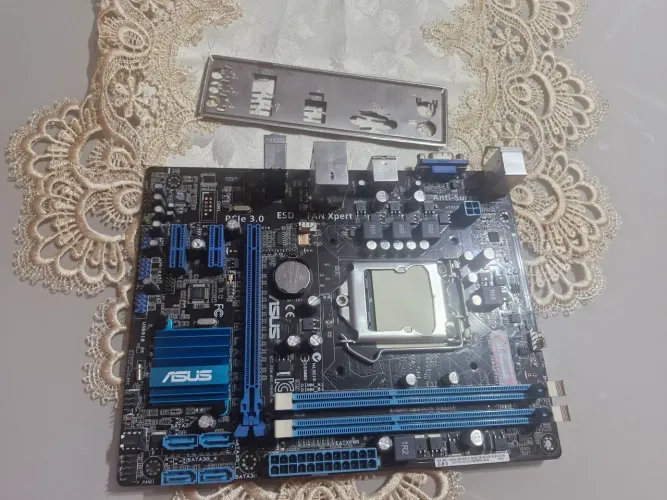 Placa mãe P8H61-M LX3 R2.0 1155 2 e 3 geração. Ddr3 LGA 1155