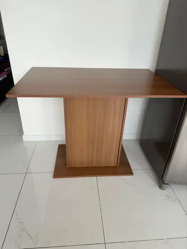 Conjunto mesa com 4 cadeiras