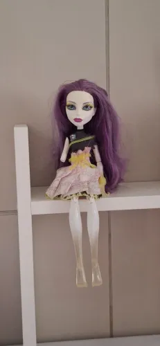 Spectra Vondergeist Ghoul Sports - Monster High G1