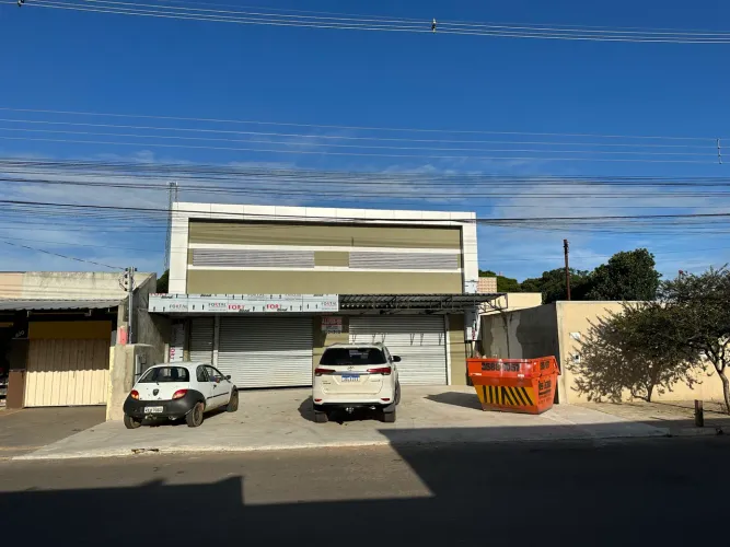 Galpão comercial com mezanino 