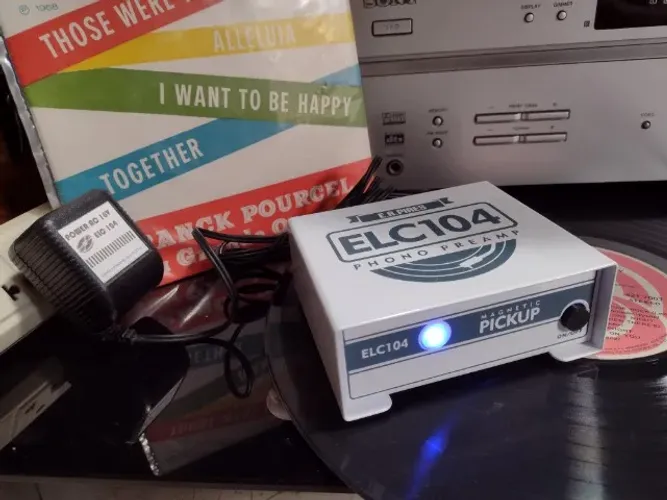 Pré de Phono marca ER PIRES ELC104 modelo compacto - para usar toca discos na entrada AUX