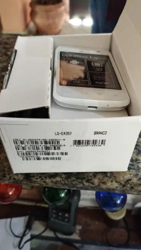 Celular modelo antigo