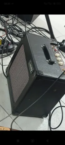 Laney valvulado cub10