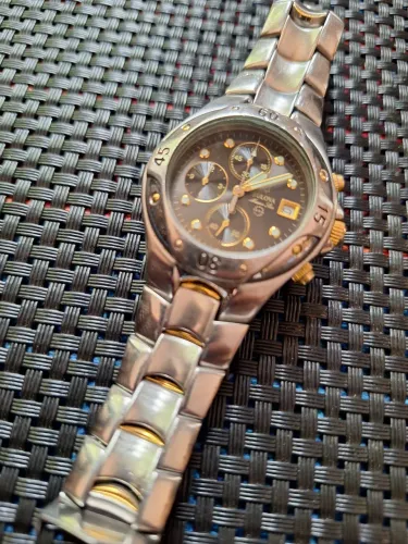 Lindo e Original Relógio Bulova Detalhes em Ouro!!!
