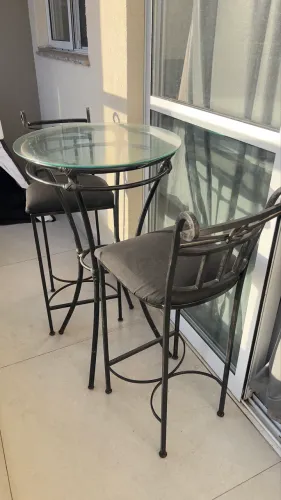 Mesinha de Bistrô de vidro com baquetas (para área externa)