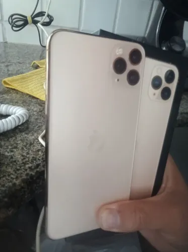 Vendo iPhone 11 Pro Max, 256Gb, Saude Da Bateria 71%, o Aparelho Esta Impecável, Acompanha