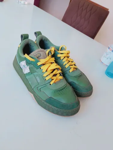 Lacoste L001