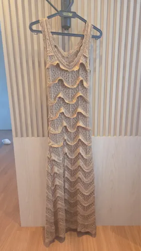 Vestido midi em tricot