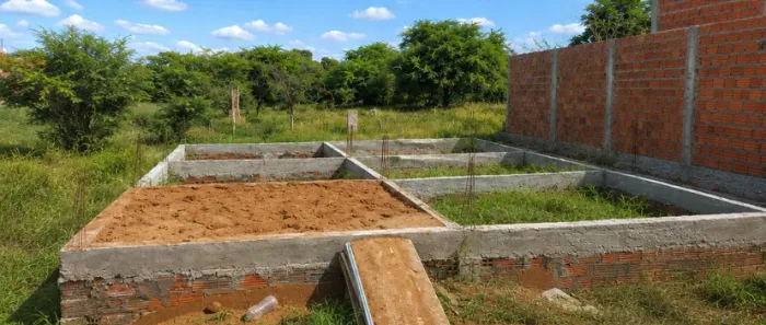 Terreno 10x23 (230 m²) com fundação pronta - Itaberaba/BA