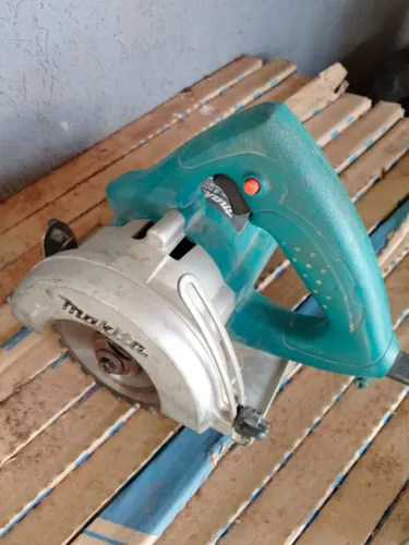 Makita e furadeira