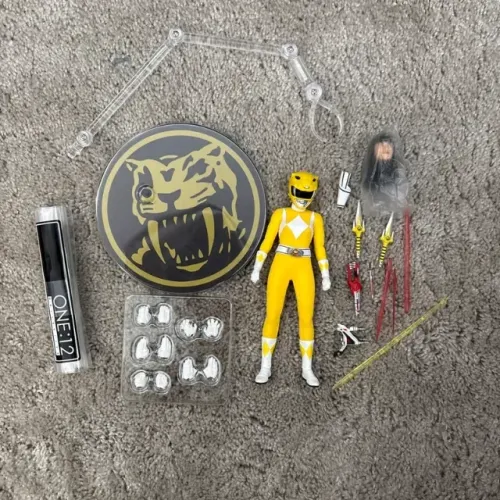 Mezco one:12 Power Rangers Mighty Morphin Ranger Amarelo