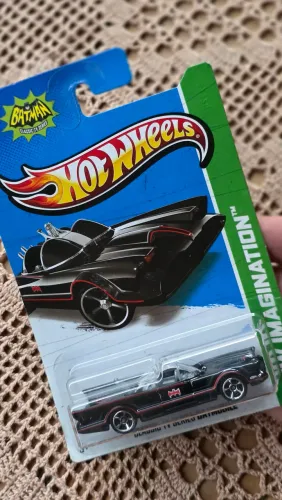 Hot Wheels Classic TV Series Batmobile (2013) - Coleção HW Imagination