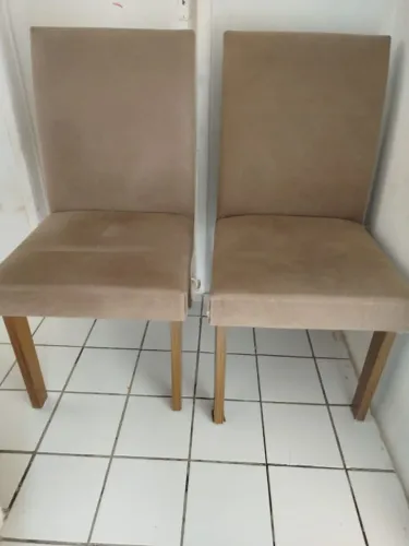 IMPERDíVEL!!! Conjunto mesa de Jantar com 4 cadeiras estofadas.