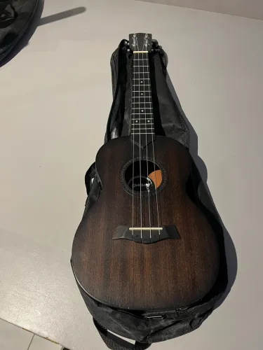 Ukulele Strinberg UK06-TE TOS Tenor Eletroacústico + Bag