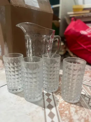 Conjunto jarro + 4 copos de vidro